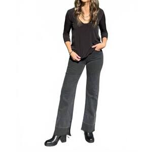 NEW VIERECK popcorn v-neck top in black